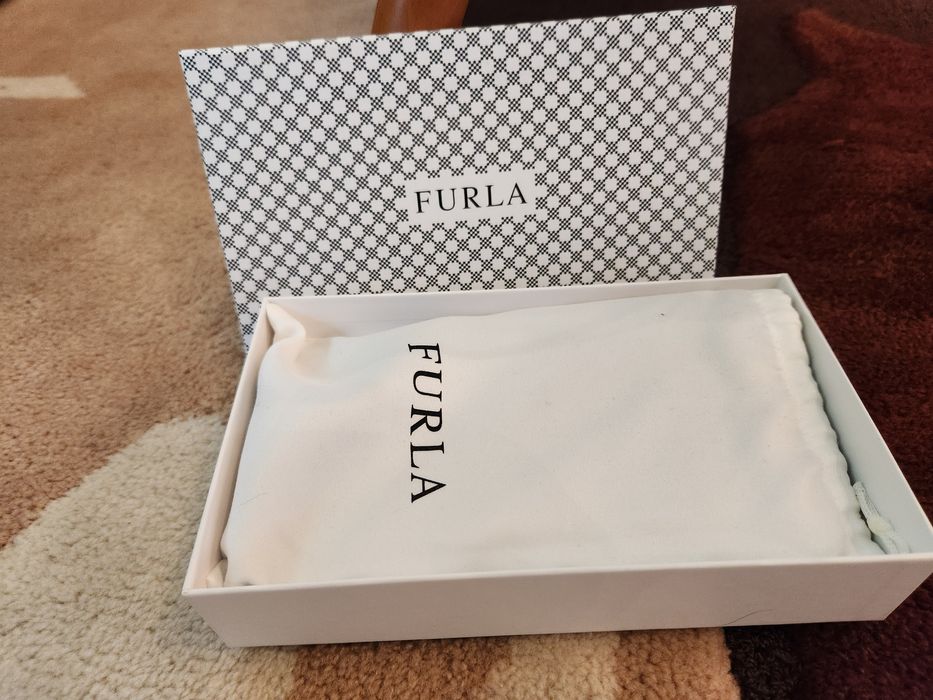 НОВО портмоне Furla, черно,естествена кожа