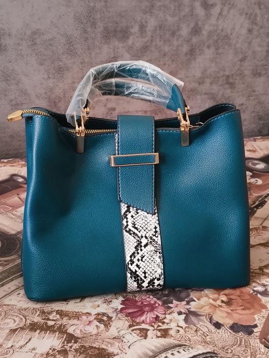 Продам женскую сумку