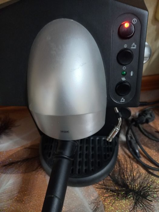 Vând avantajos aparat de cafea