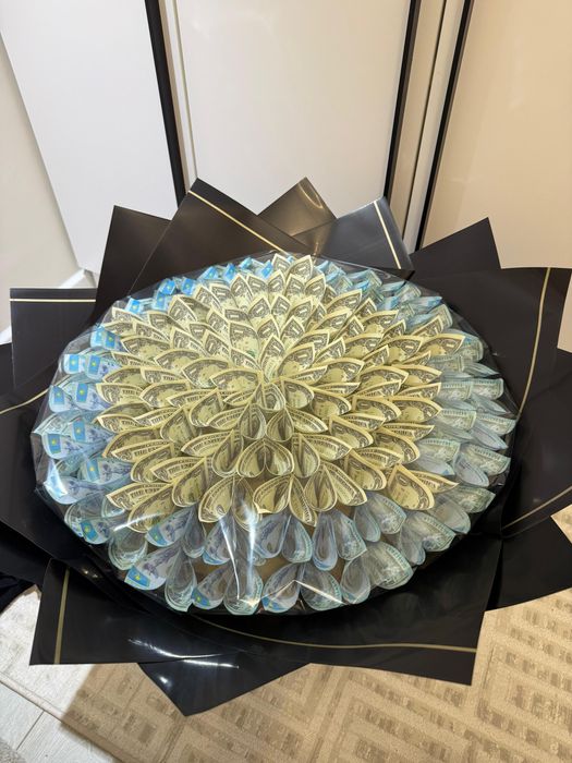 Букет из денег 100.000