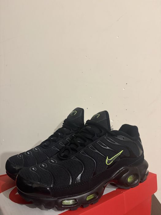Nike Air Max Plus Black Grey Bolt - 40,41,42,43,44,45,46