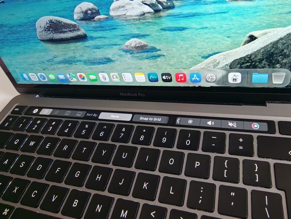 MacBook Pro 13 2020 | Intel Core i7 | 32 Ram | 1TB SSD