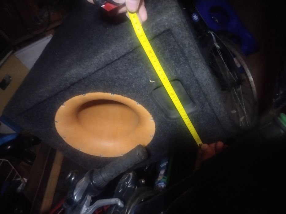 Продам короб сабвуфера