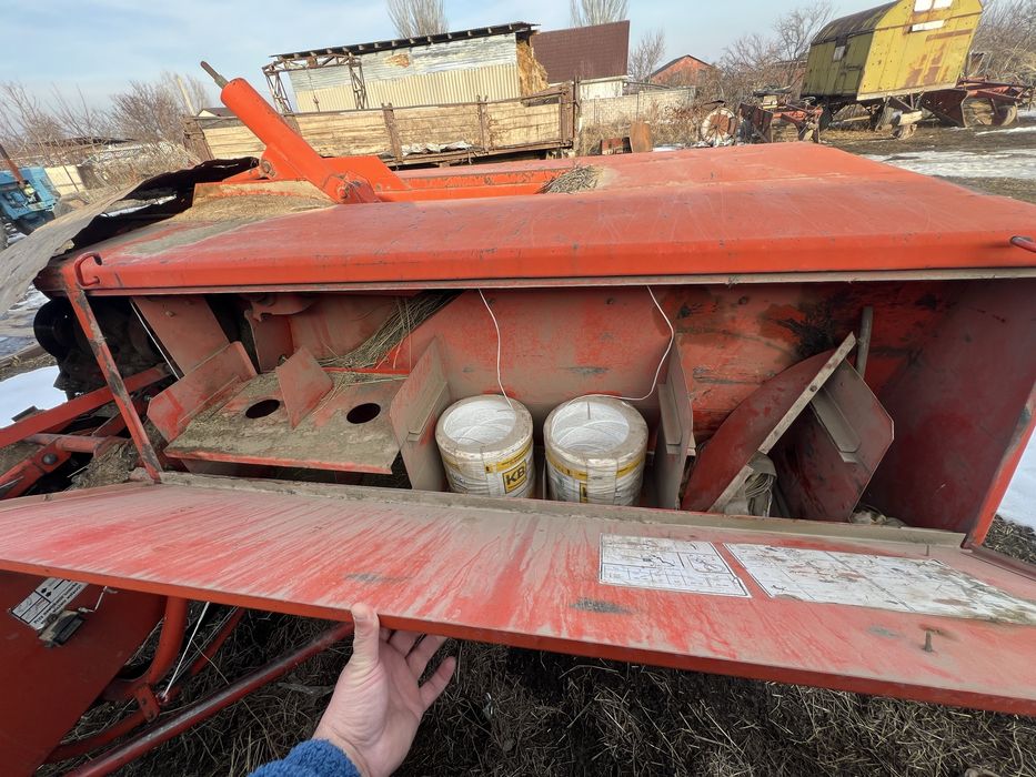 Трактор МТЗ82 и прес sipma