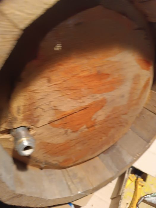 Буре за вино с кран