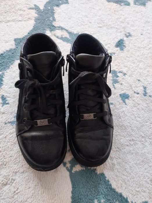 Продам ботинки на мальчика