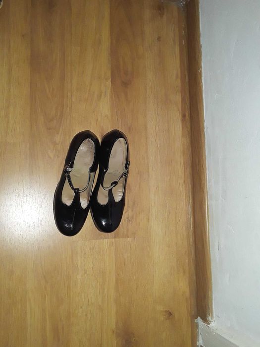 Продам туфли женские