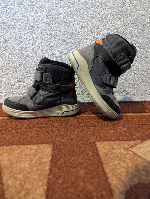 Lot ghete mărimea 31