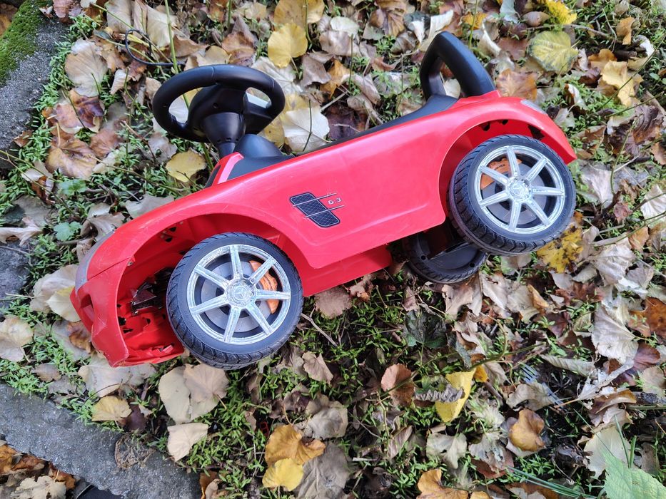 Кола за яздене Мерцедес