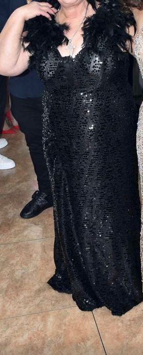 Официална рокля с пайети и пера