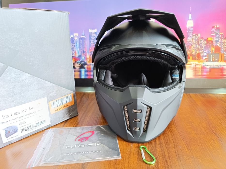 Мото шлем от бренда BLACK STREET