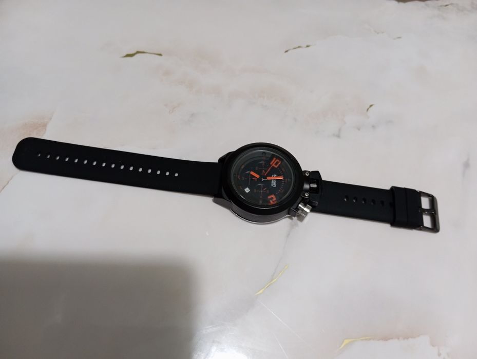 Продам часы Megir