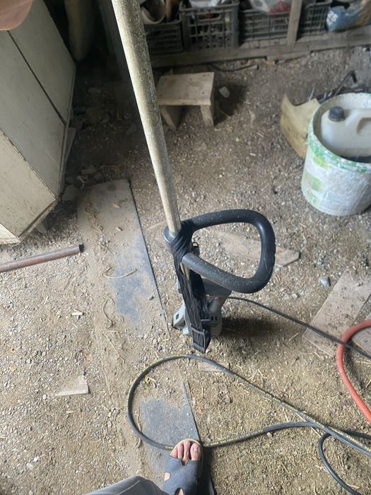 Продаю газонакосилку