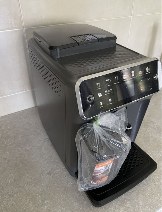 Espressor automat Philipps EP5546/70 seria 5500, LatteGO