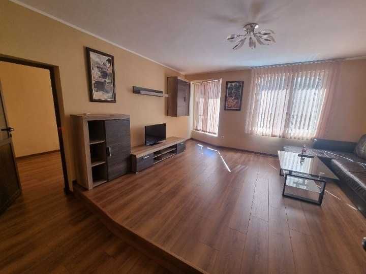 Тристаен апартамент в Люлин 6