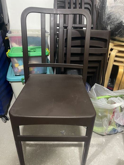 Стулья пластиковые