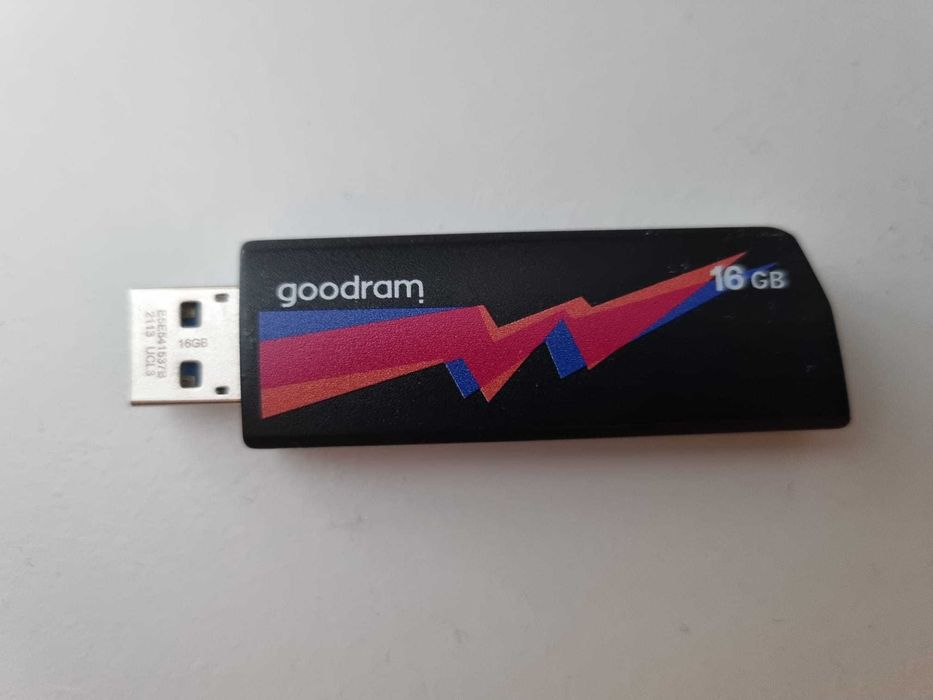 Stick memorie USB 8Gb + 16Gb
