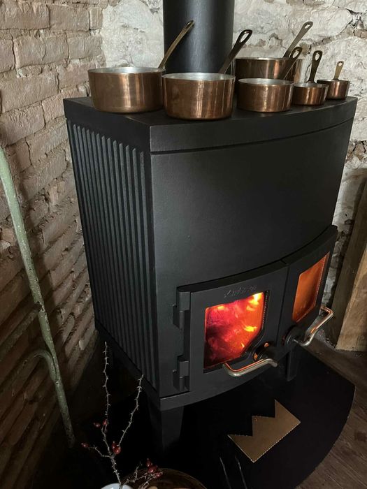 Скандинавска чугунена печка