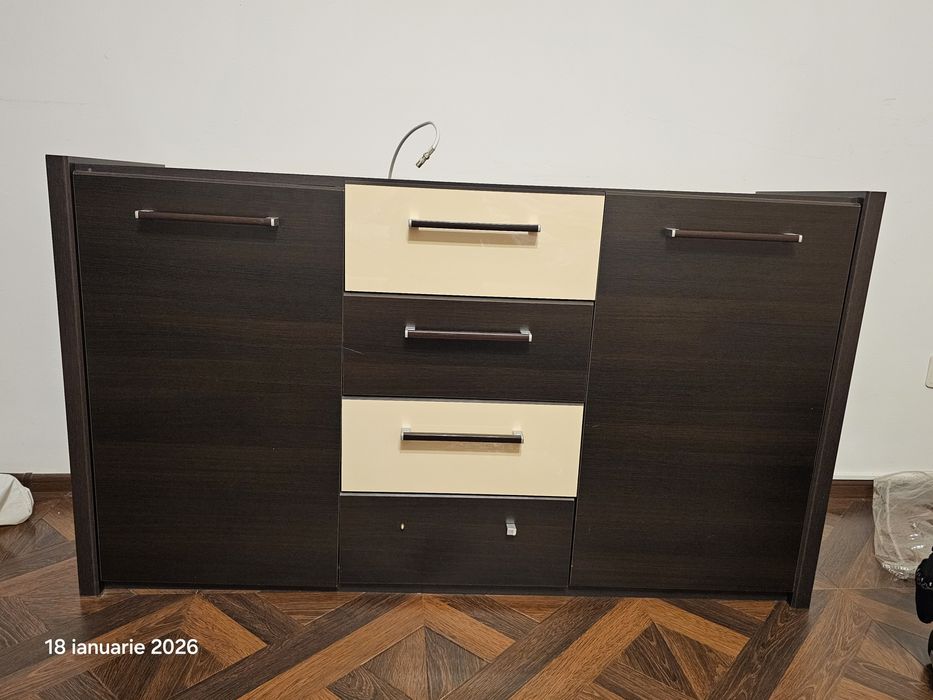 Vand Mobila dormitor