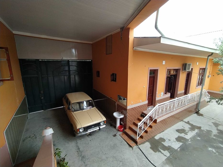 Кукон шахрида 6,5 сотхлик ховли жой сотилади яшаш Учун 6 уй таёр