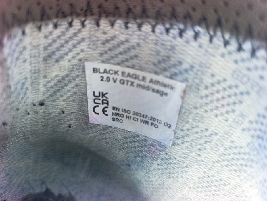 Продам кроссовки