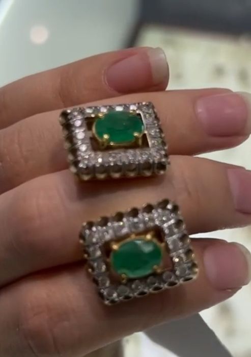 Золотые серьги с бриллиантами