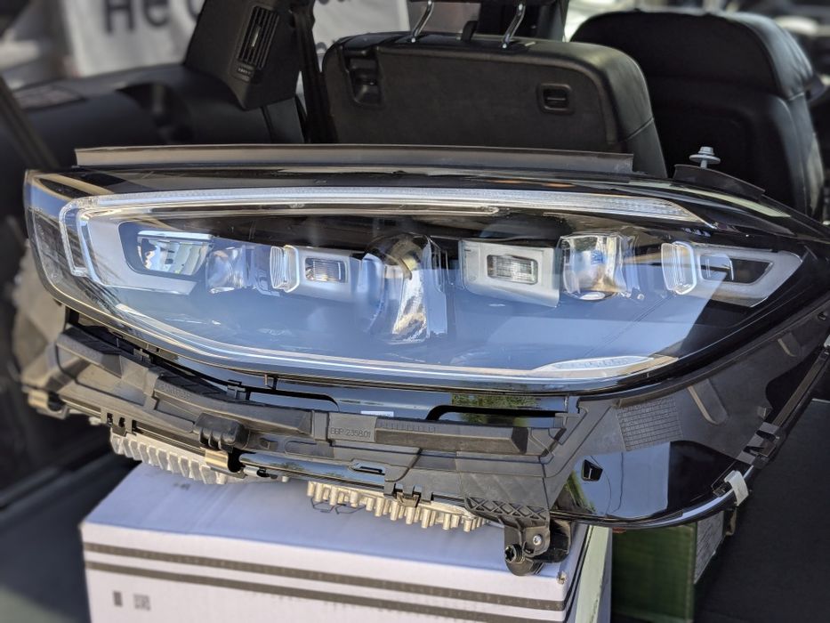 Ляв фар Мерцедес S клас W223