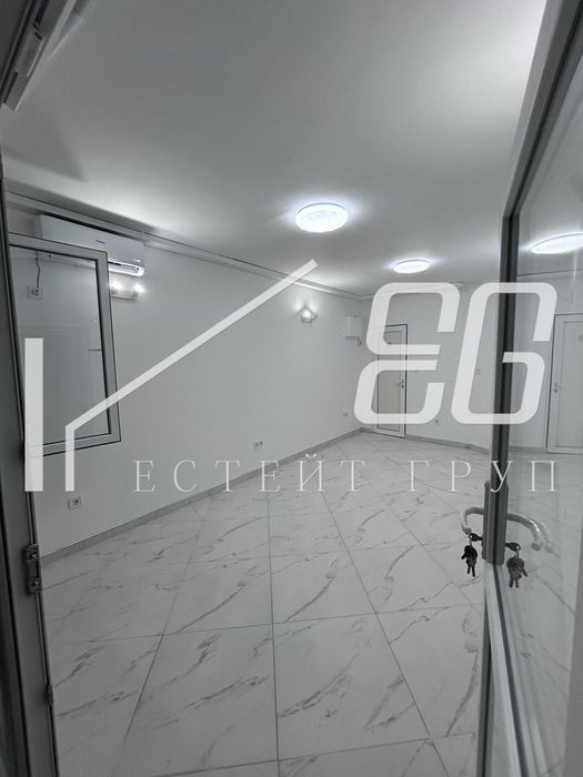 Магазин в Варна-Център площ 24 цена 332