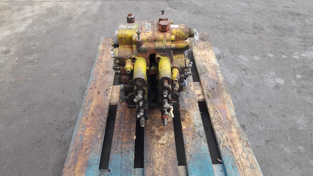 Distribuitor hidraulic Volvo U28 - 103
