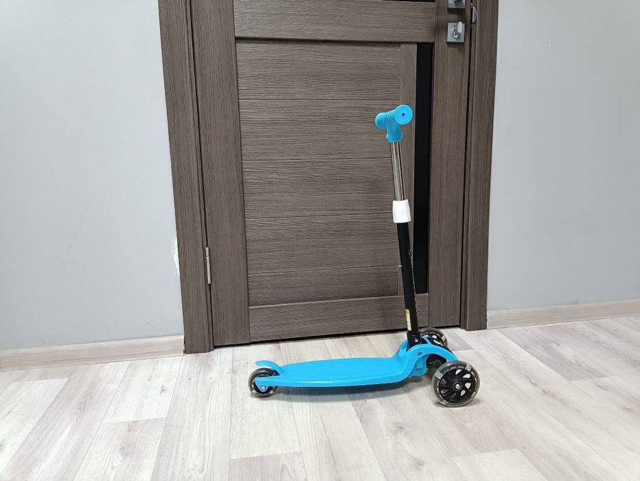 Продам детские самокаты