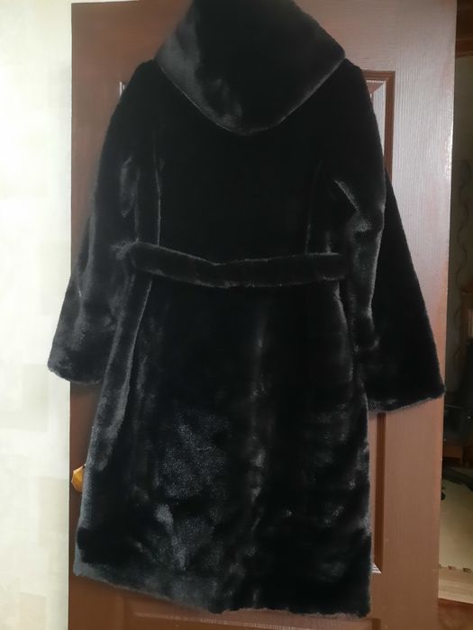 Продам под норку шубу 50 размер