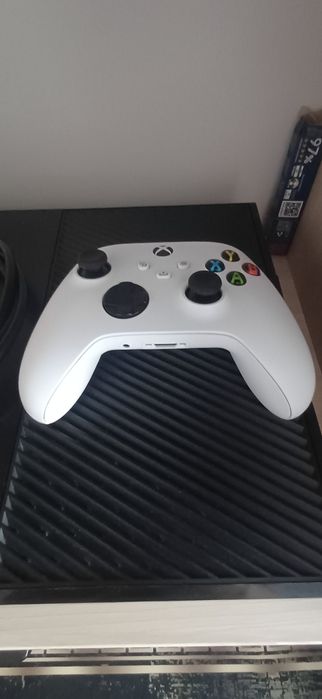 Продам Xbox one fat