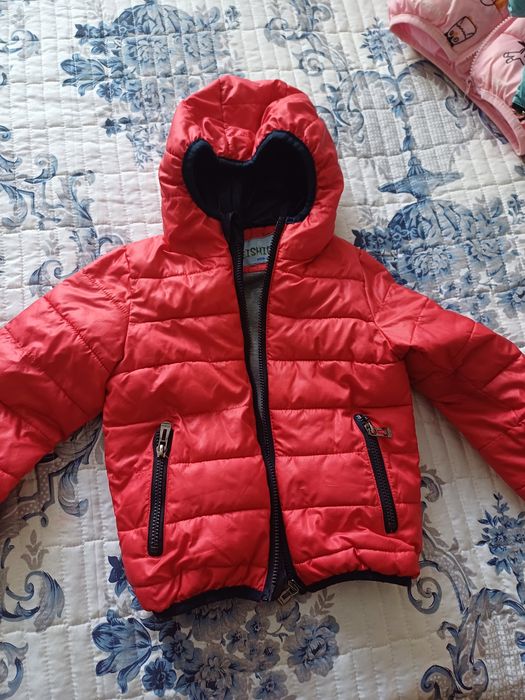 Продам детскую куртку