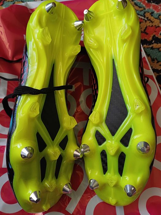 Футбольные бутсы