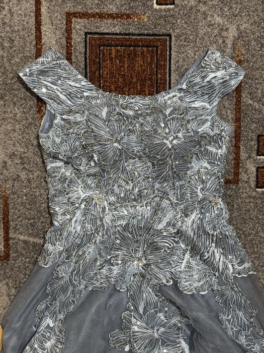 Продам выпускное платье