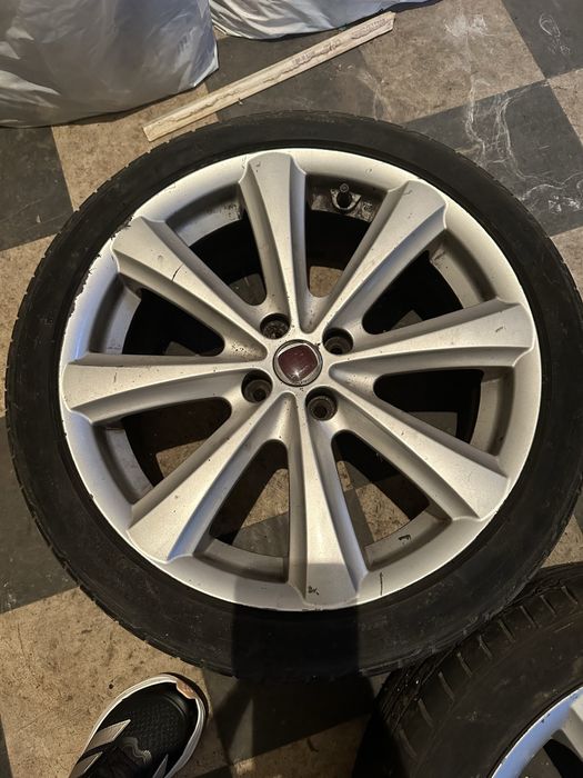 Гуми с джанти 17