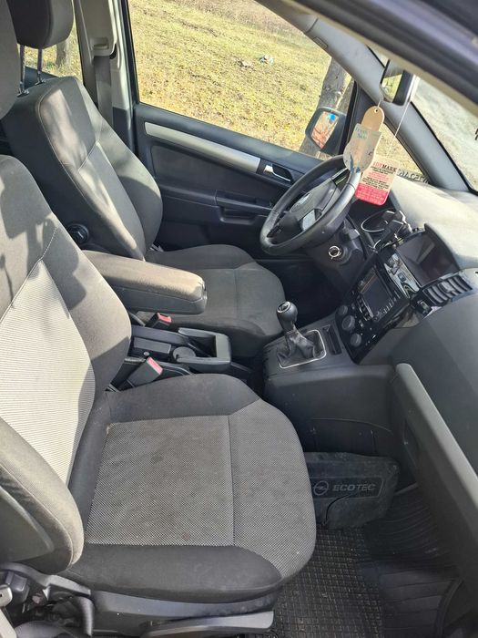 Opel Zafira B 2013