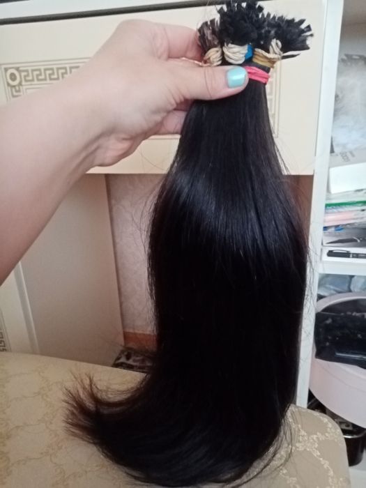 Волосы чёрные, славянка