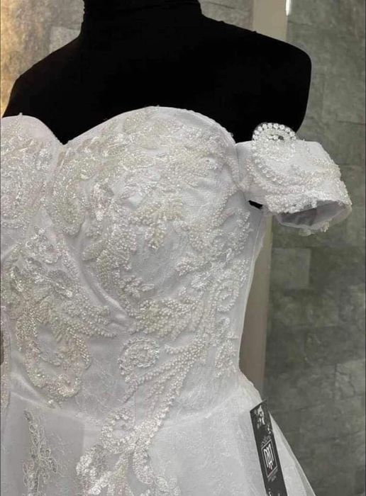 Булчинска  рокля