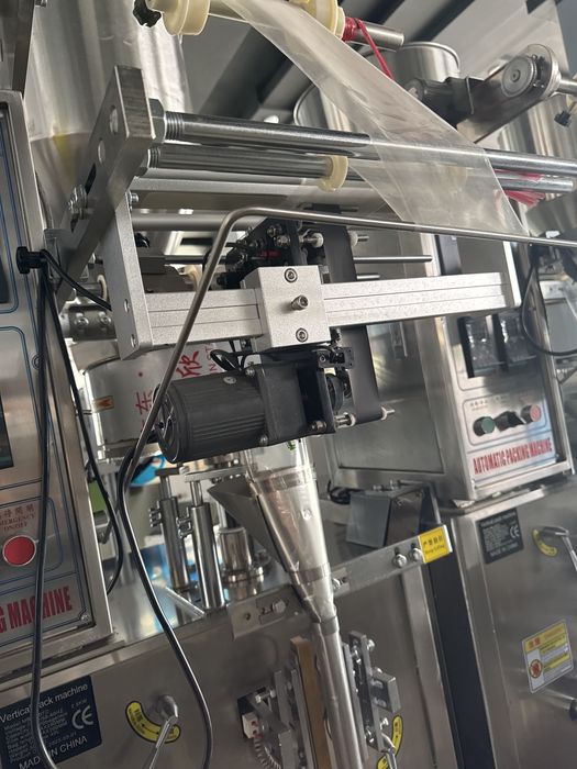 Вертикальная упаковочная машина для кофе чай и тд