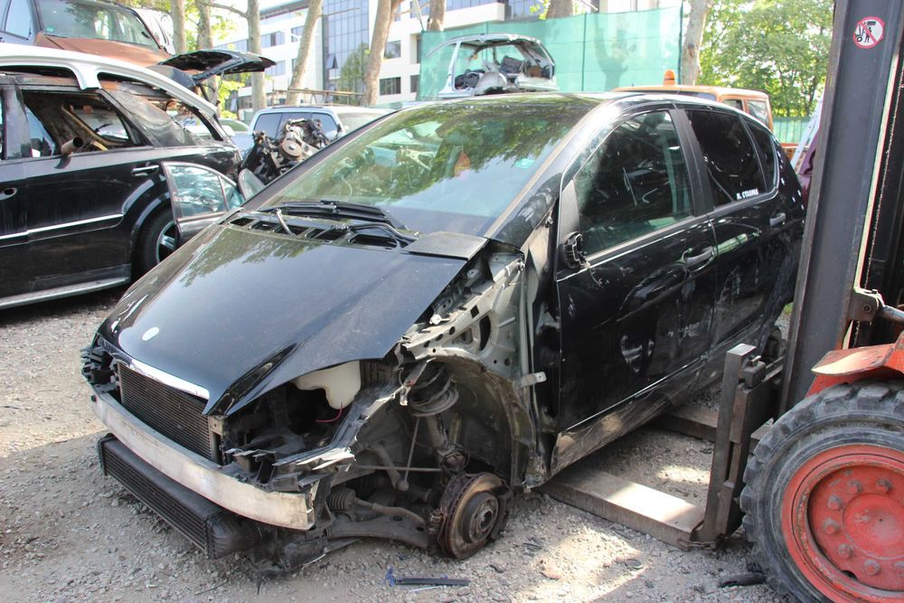 Мерцедес Бенц А класа  W169 –  само за част