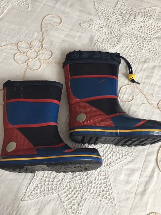 Носени гумени ботушки
26-27 номер