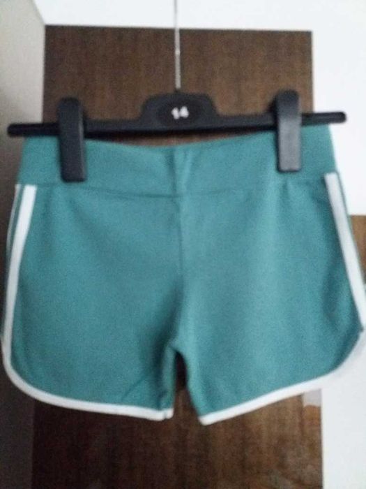 Pantaloni scurti de trening