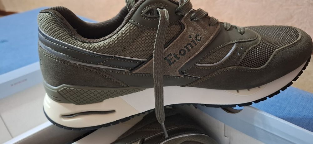 Кроссовки новые USA Etonic