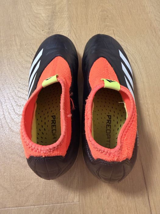 Футболни обувки за деца Adidas Predator
