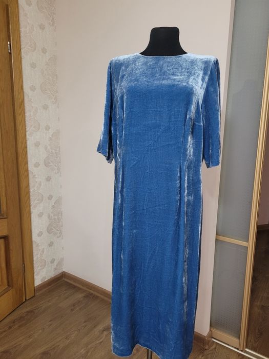 Платье женское продам