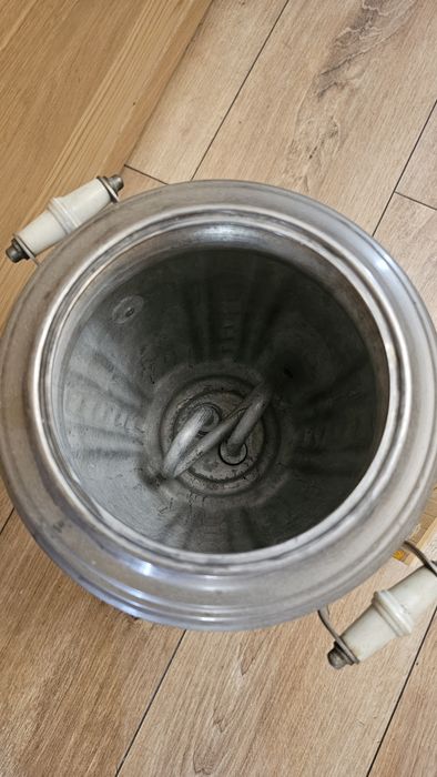 Стари социалистически уреди и съдове