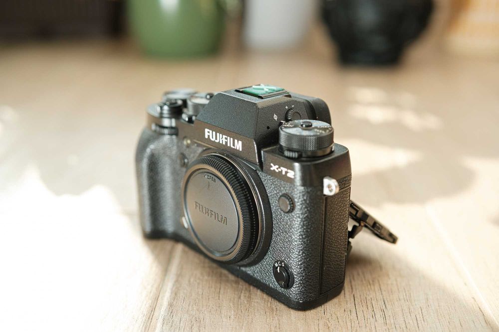 Fujfilm X-T2 plus grip si 4 acumulatori extra