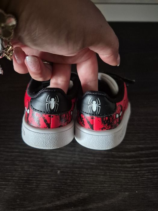 Adidași Adidas, mărimea 20.
