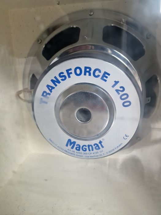 Subwoofer Magnat cu Stație